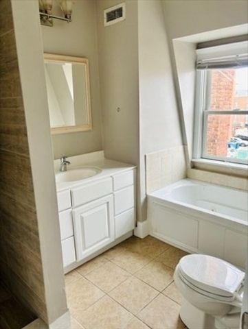 650 E 6th St 2, Boston, MA 02127