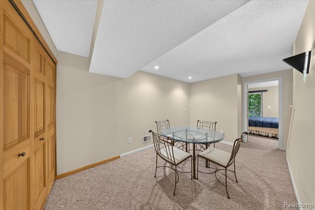 30900 Jasper Ridge, Novi, MI 48377