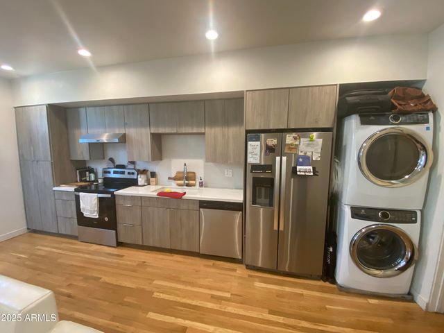 528 W CULVER Street B, Phoenix, AZ 85003