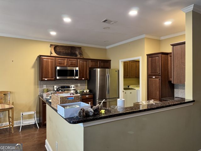 569 Sawnee Corners Drive, Cumming, GA 30040