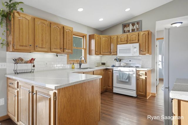 312 Maizie Lane, Sparta, MI 49345