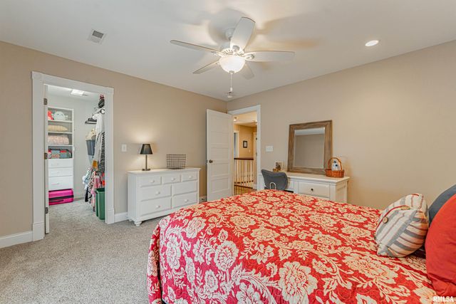 912 MAPLE GROVE Lane, Williamsville, IL 62693