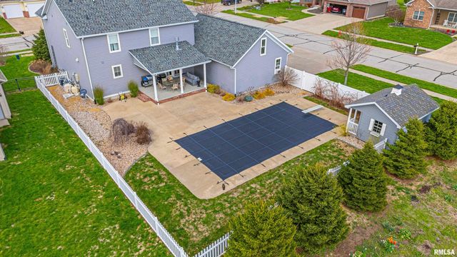 912 MAPLE GROVE Lane, Williamsville, IL 62693