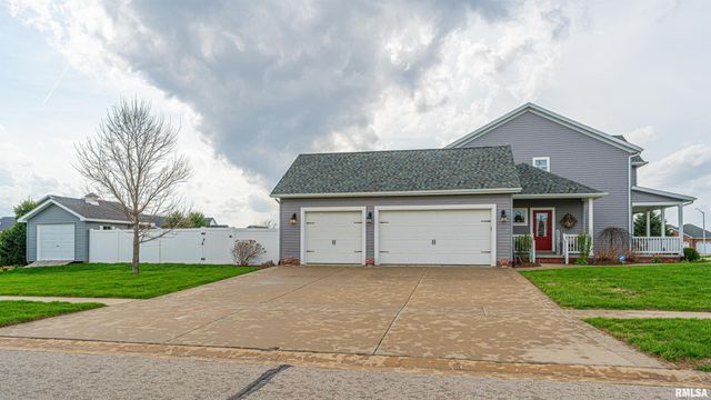 912 MAPLE GROVE Lane, Williamsville, IL 62693
