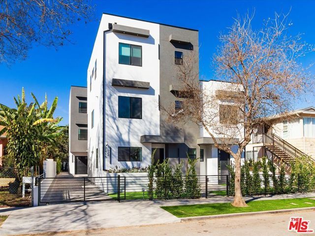 2817 S Redondo Boulevard, Los Angeles, CA 90016