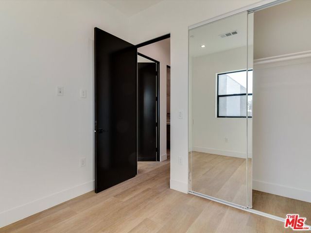2817 S Redondo Boulevard, Los Angeles, CA 90016