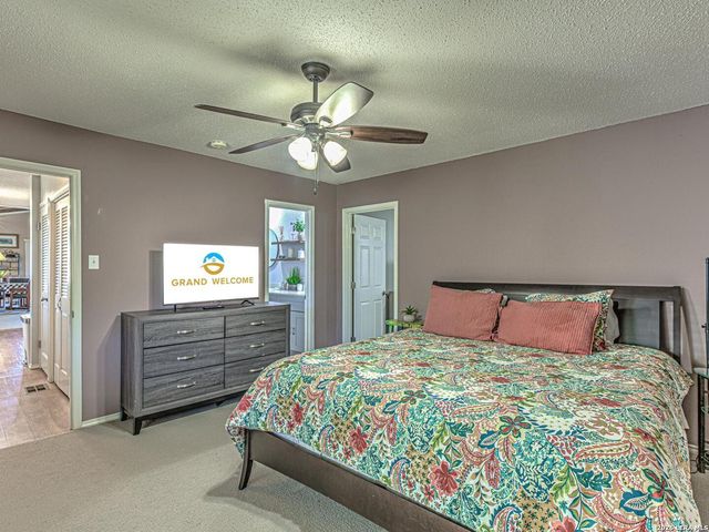 208 Riverside Dr, Kingsland, TX 78639