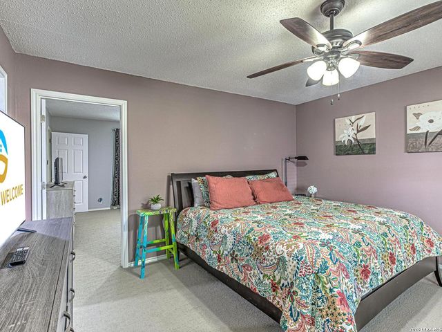 208 Riverside Dr, Kingsland, TX 78639