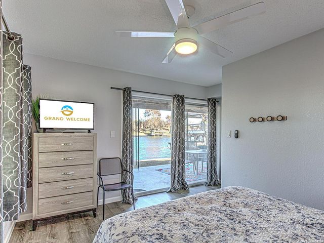 208 Riverside Dr, Kingsland, TX 78639