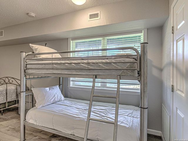 208 Riverside Dr, Kingsland, TX 78639