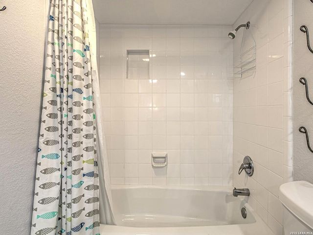 208 Riverside Dr, Kingsland, TX 78639