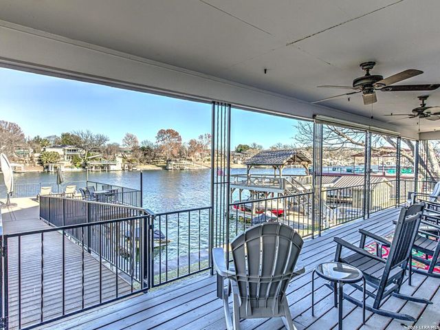208 Riverside Dr, Kingsland, TX 78639