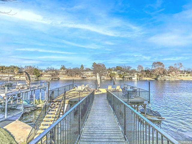 208 Riverside Dr, Kingsland, TX 78639
