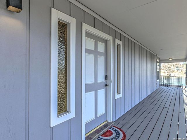 208 Riverside Dr, Kingsland, TX 78639