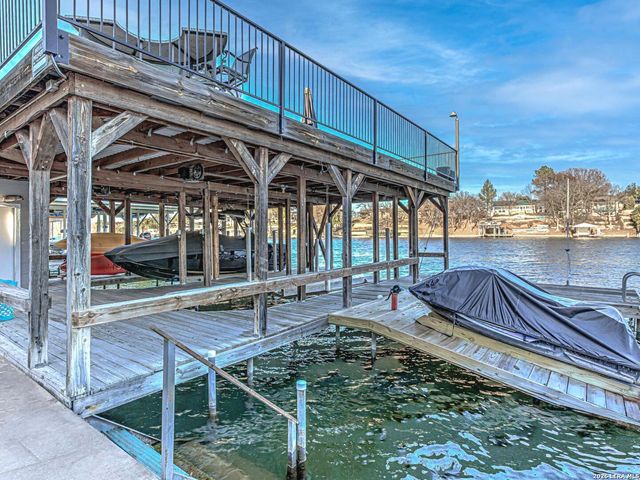 208 Riverside Dr, Kingsland, TX 78639