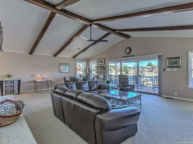 208 Riverside Dr, Kingsland, TX 78639