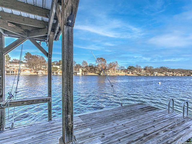 208 Riverside Dr, Kingsland, TX 78639