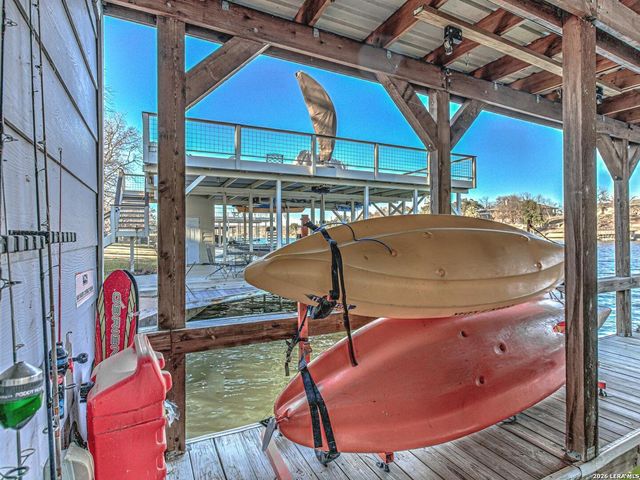 208 Riverside Dr, Kingsland, TX 78639