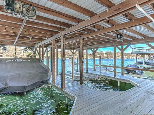 208 Riverside Dr, Kingsland, TX 78639