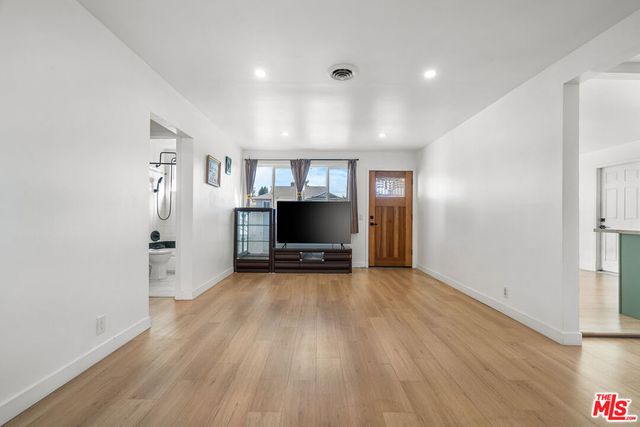 801 S Courtney Avenue, Fullerton, CA 92833