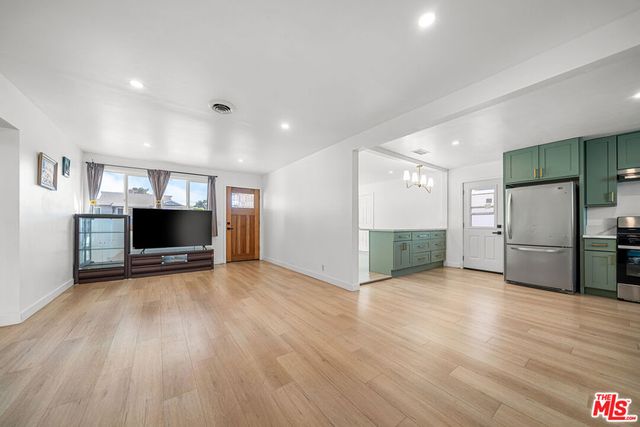 801 S Courtney Avenue, Fullerton, CA 92833