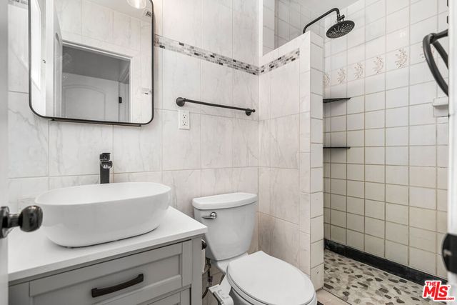 801 S Courtney Avenue, Fullerton, CA 92833