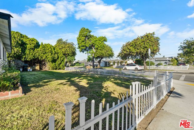 801 S Courtney Avenue, Fullerton, CA 92833