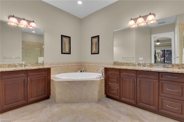 7461 Moorgate Point WAY, Naples, FL 34113