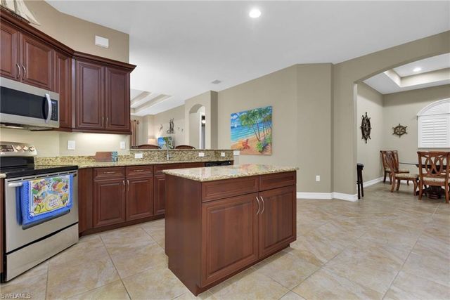 7461 Moorgate Point WAY, Naples, FL 34113