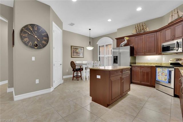 7461 Moorgate Point WAY, Naples, FL 34113