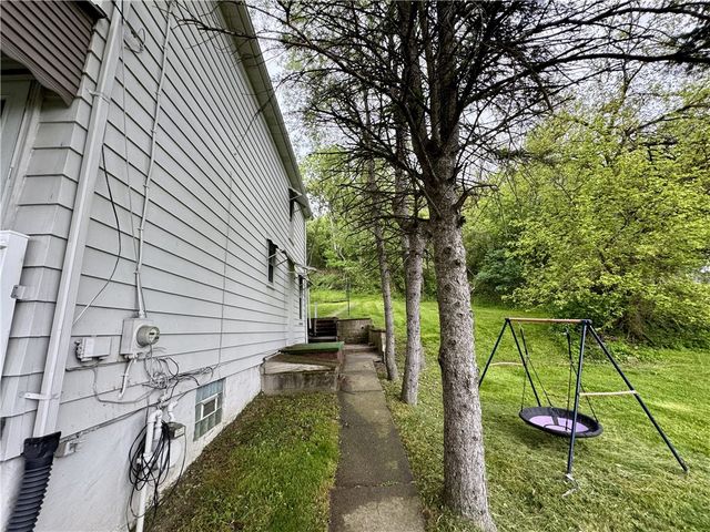 411 5th Ave, Freedom, PA 15042