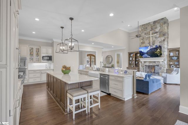 20 Parkins Oak Court, Greenville, SC 29607