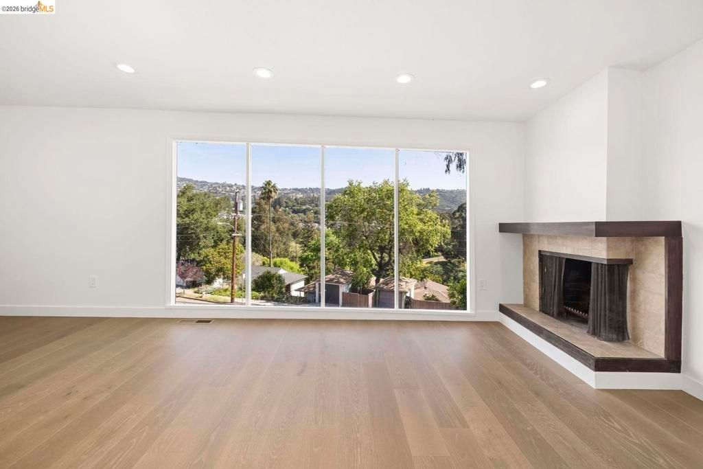 Image 10 of property listing at 3409 Wyman ST, Oakland, CA 94619