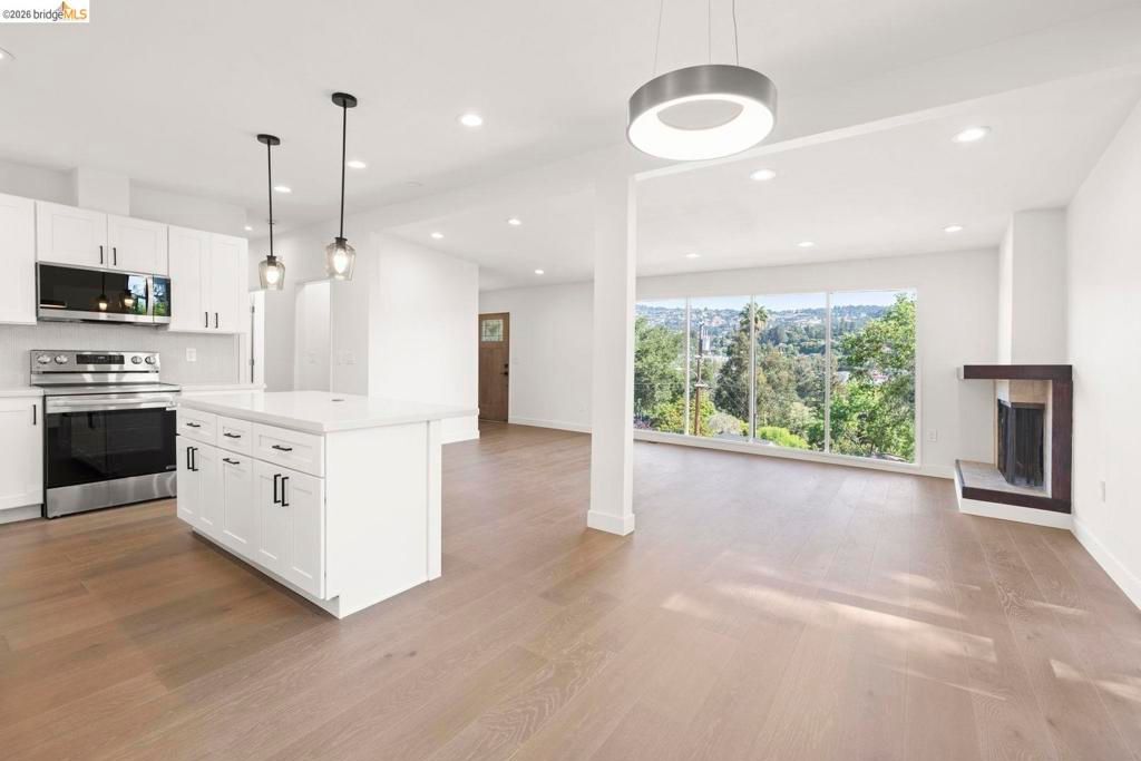 Image 13 of property listing at 3409 Wyman ST, Oakland, CA 94619