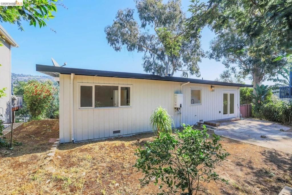 Image 25 of property listing at 3409 Wyman ST, Oakland, CA 94619