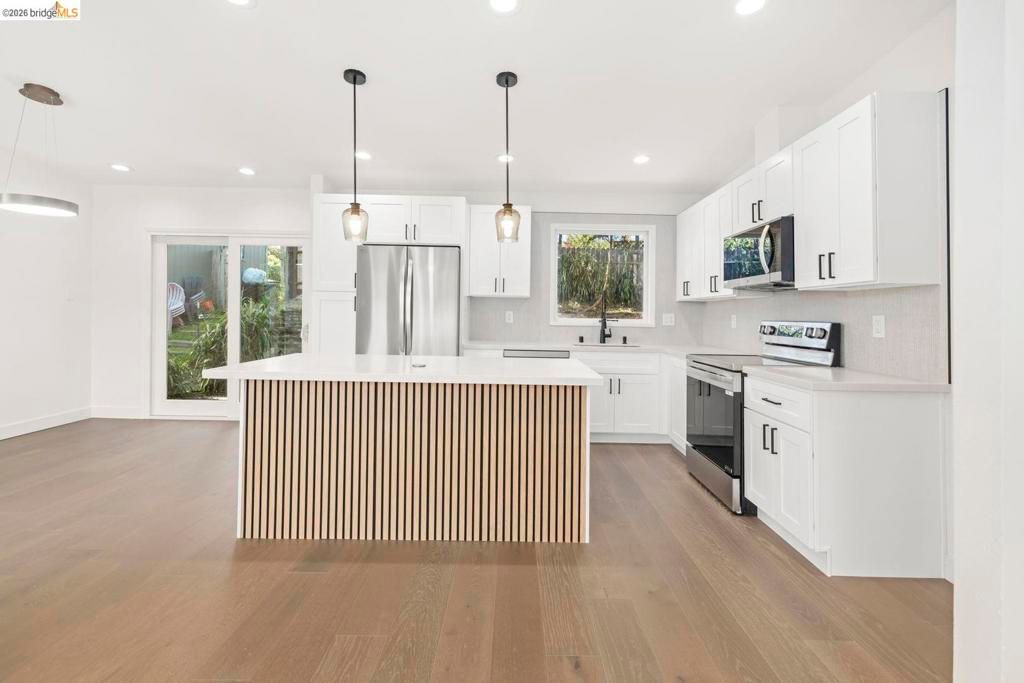 Image 3 of property listing at 3409 Wyman ST, Oakland, CA 94619