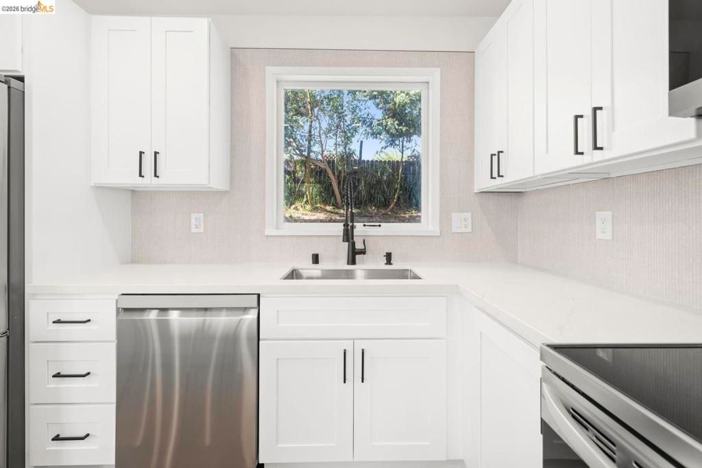 Image 5 of property listing at 3409 Wyman ST, Oakland, CA 94619