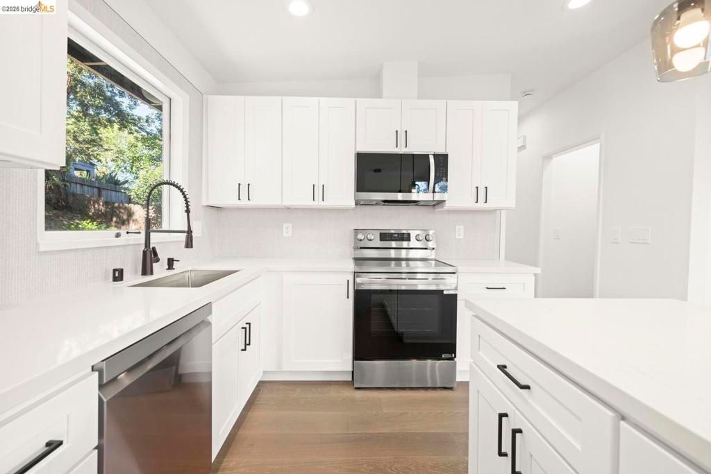 Image 6 of property listing at 3409 Wyman ST, Oakland, CA 94619