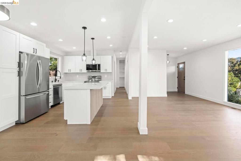 Image 7 of property listing at 3409 Wyman ST, Oakland, CA 94619