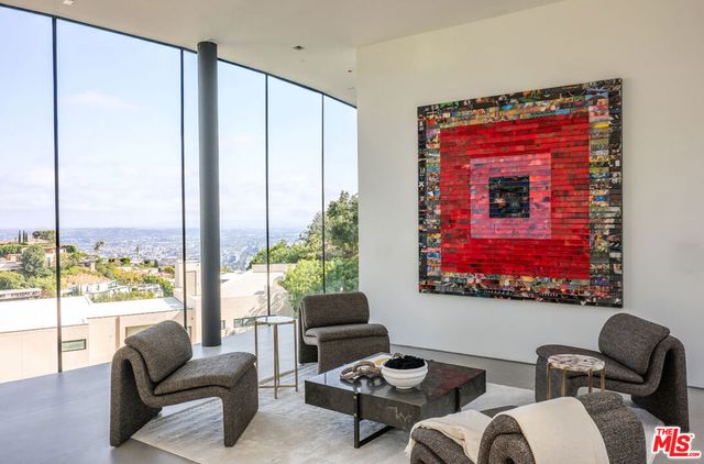 9277 Thrush Way, Los Angeles, CA 90069