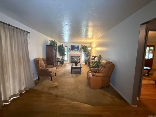 1300 W 43rd Street, North Little Rock, AR 72118