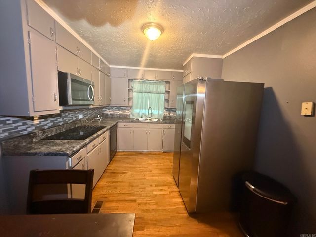 1300 W 43rd Street, North Little Rock, AR 72118