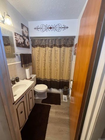 1300 W 43rd Street, North Little Rock, AR 72118