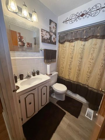 1300 W 43rd Street, North Little Rock, AR 72118