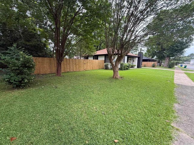 1300 W 43rd Street, North Little Rock, AR 72118