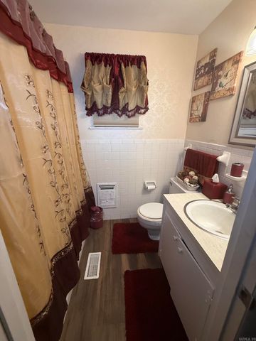 1300 W 43rd Street, North Little Rock, AR 72118
