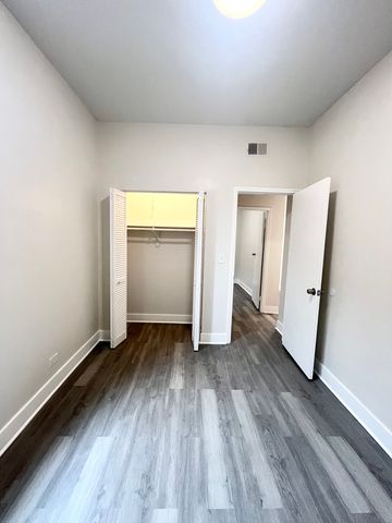 2258 S Sacramento Avenue 2B, Chicago, IL 60623