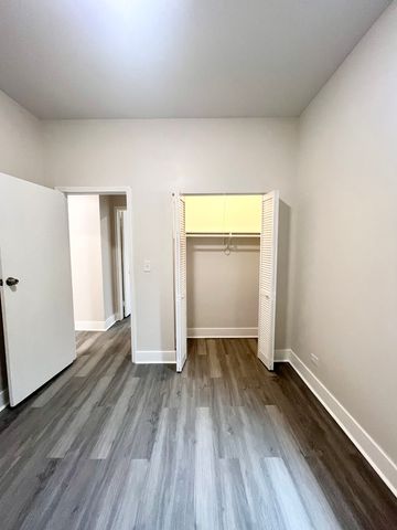 2258 S Sacramento Avenue 2B, Chicago, IL 60623