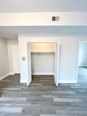 2258 S Sacramento Avenue 2B, Chicago, IL 60623