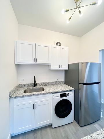 2258 S Sacramento Avenue 2B, Chicago, IL 60623
